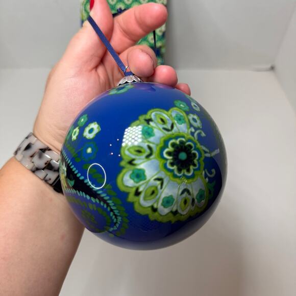 Vera Bradley Rhythm & Blues Print Hand Painted Glass Ornament Christmas 2011 - Picture 5 of 8